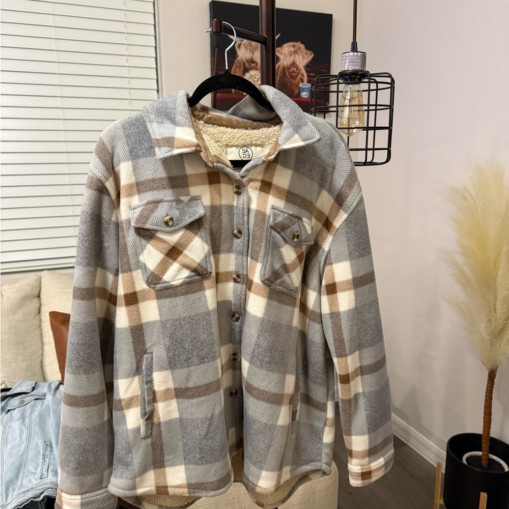 Plaid Button-Up Women's Jacket